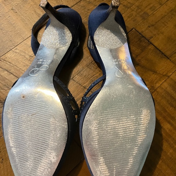 Beautiful blue low heels - Picture 3 of 4